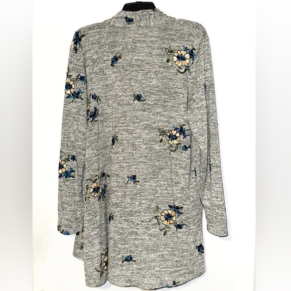 Anthropologie Fig and Flower Gray Blue Cardigan with Floral Embroidery SizeM - Picture 9 of 9